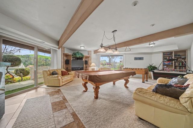 450 Lakeview Rd, Copperopolis, CA 95228