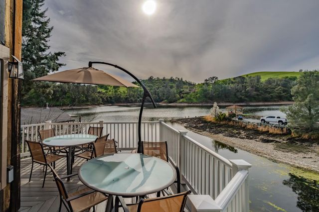 450 Lakeview Rd, Copperopolis, CA 95228