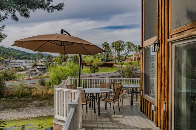 450 Lakeview Rd, Copperopolis, CA 95228