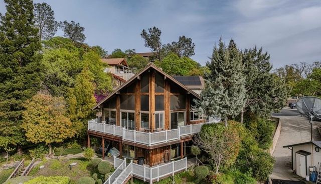 450 Lakeview Rd, Copperopolis, CA 95228