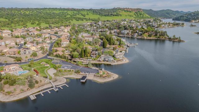 450 Lakeview Rd, Copperopolis, CA 95228