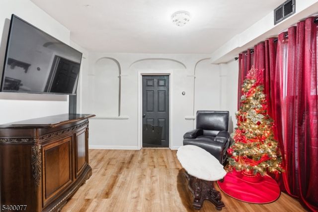 140 4Th Ave, Newark City, NJ 07104