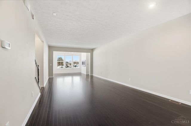 7452 Victoria Falls Avenue, Deerfield Twp., OH 45039