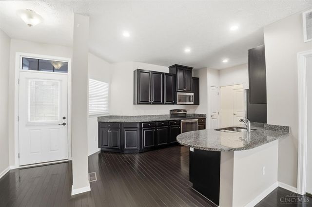 7452 Victoria Falls Avenue, Deerfield Twp., OH 45039