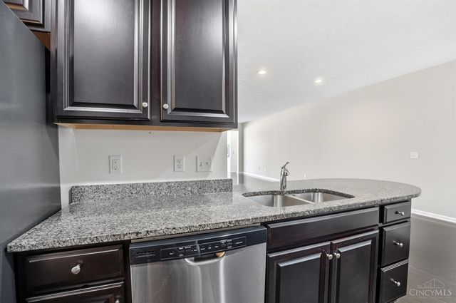 7452 Victoria Falls Avenue, Deerfield Twp., OH 45039