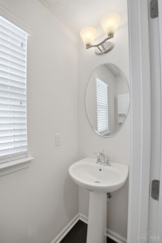 7452 Victoria Falls Avenue, Deerfield Twp., OH 45039