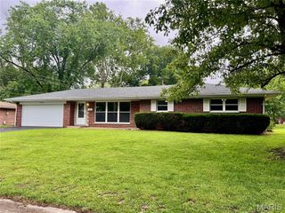 116 Lynnhaven Drive, Belleville, IL 62223