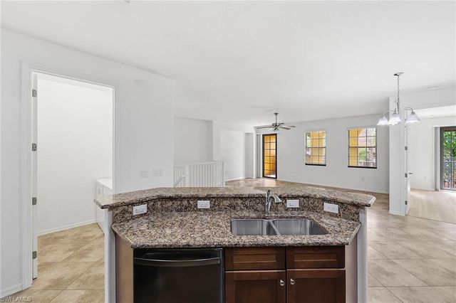 9037 Alturas ST 3702, Naples, FL 34113