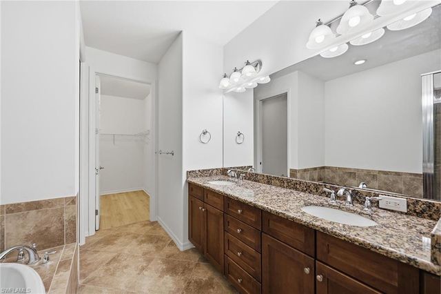 9037 Alturas ST 3702, Naples, FL 34113