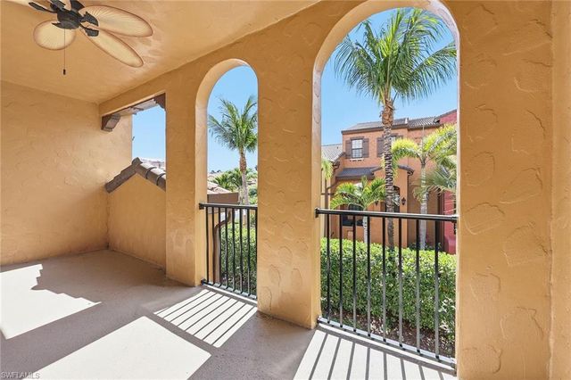 9037 Alturas ST 3702, Naples, FL 34113