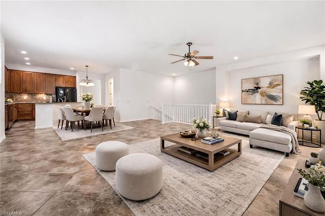 9037 Alturas ST 3702, Naples, FL 34113