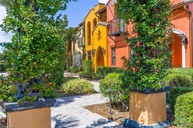 9037 Alturas ST 3702, Naples, FL 34113