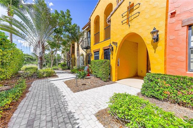 9037 Alturas ST 3702, Naples, FL 34113