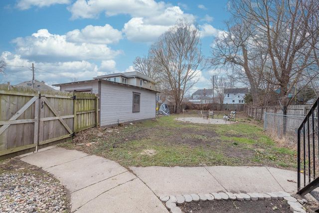 6562 5th AVENUE, Kenosha, WI 53143