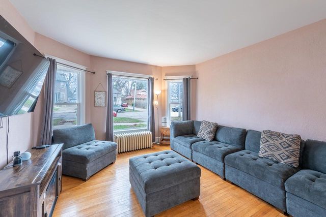 6562 5th AVENUE, Kenosha, WI 53143