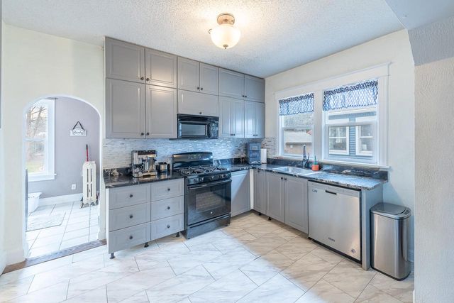 6562 5th AVENUE, Kenosha, WI 53143