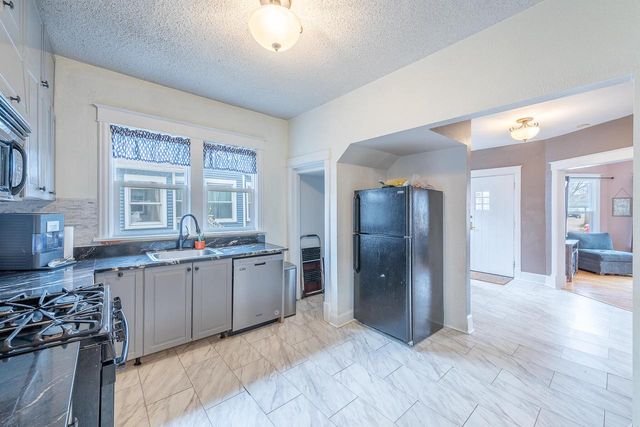 6562 5th AVENUE, Kenosha, WI 53143