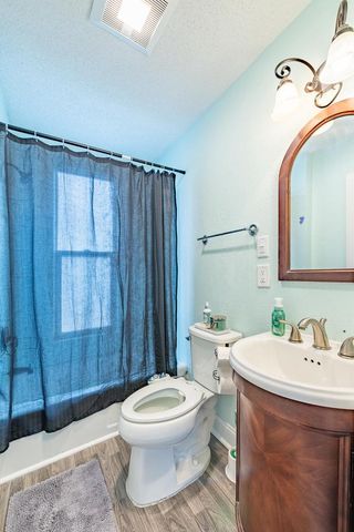 6562 5th AVENUE, Kenosha, WI 53143