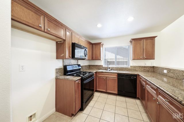 11506 Pacific Breeze Avenue, Bakersfield, CA 93312