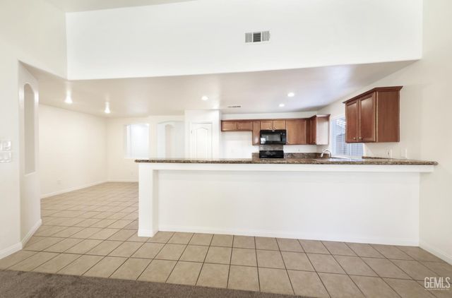 11506 Pacific Breeze Avenue, Bakersfield, CA 93312