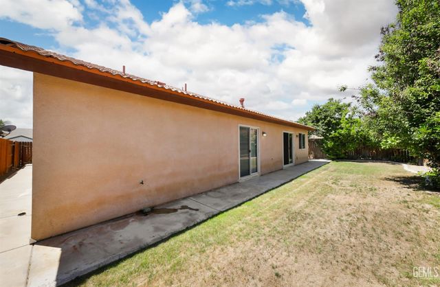 11506 Pacific Breeze Avenue, Bakersfield, CA 93312