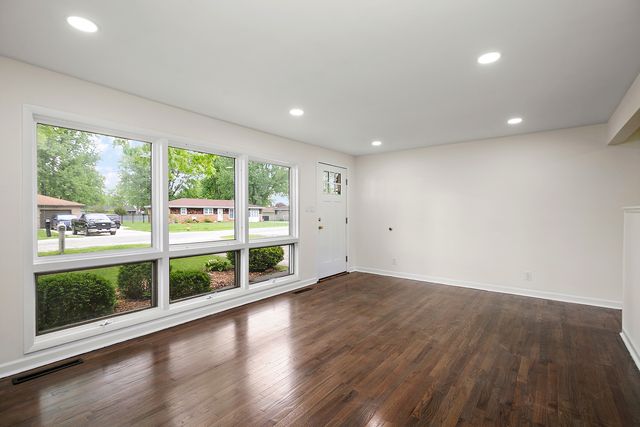 112 N El Dorado Drive, Kankakee, IL 60901