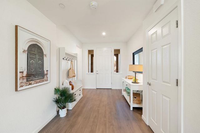 800 Lazy Creek Dr, Rocklin, CA 95765