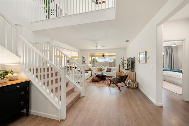 800 Lazy Creek Dr, Rocklin, CA 95765