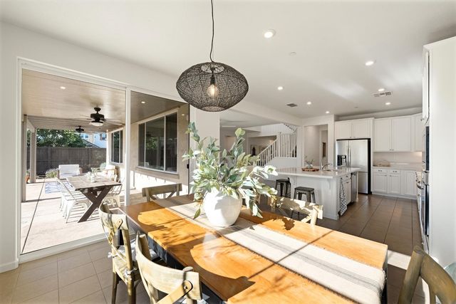 800 Lazy Creek Dr, Rocklin, CA 95765