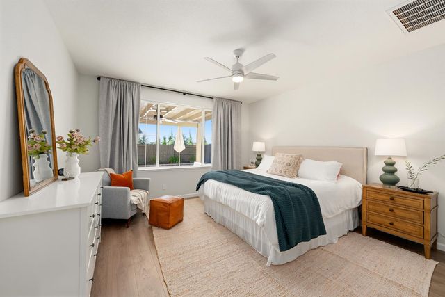 800 Lazy Creek Dr, Rocklin, CA 95765