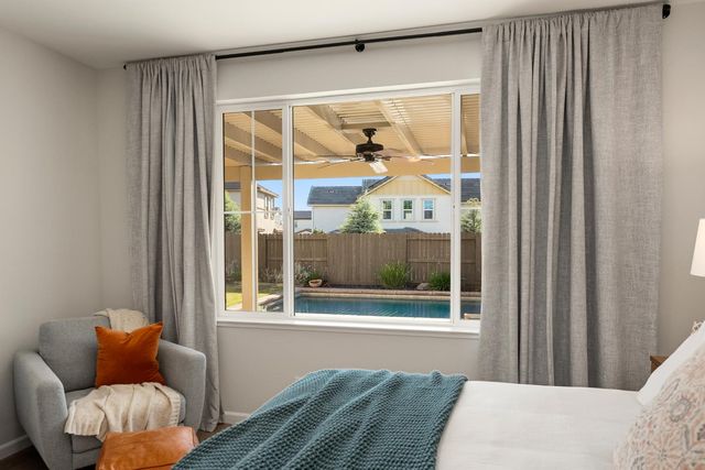 800 Lazy Creek Dr, Rocklin, CA 95765