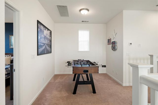 800 Lazy Creek Dr, Rocklin, CA 95765