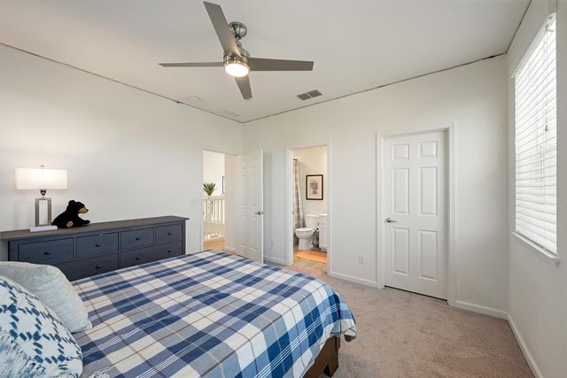 800 Lazy Creek Dr, Rocklin, CA 95765