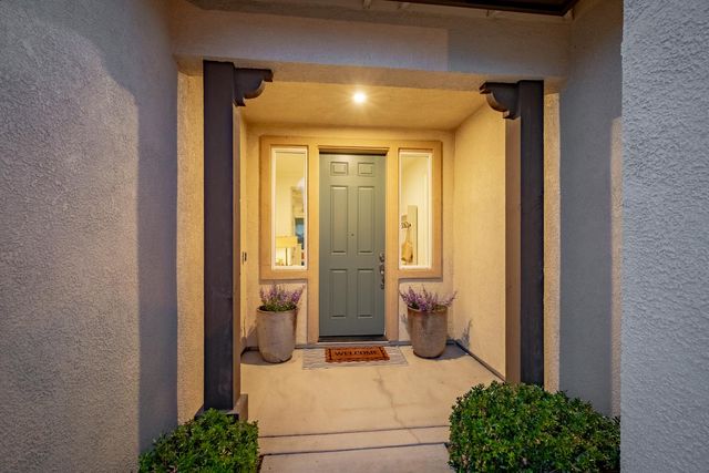 800 Lazy Creek Dr, Rocklin, CA 95765