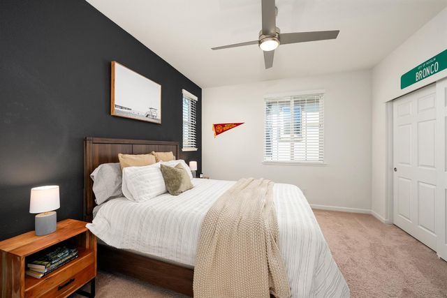 800 Lazy Creek Dr, Rocklin, CA 95765