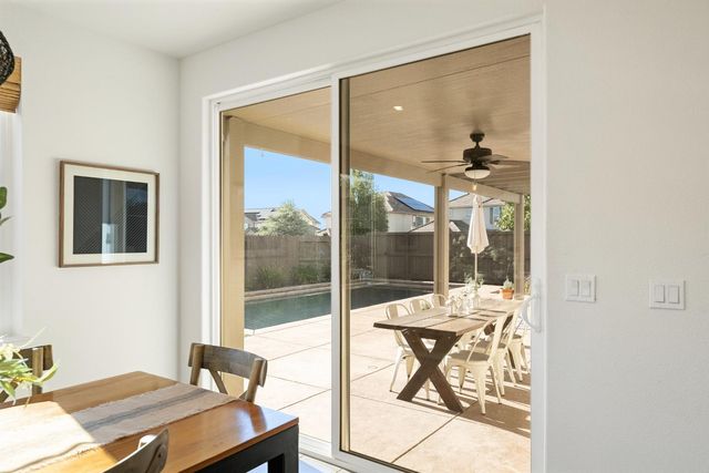 800 Lazy Creek Dr, Rocklin, CA 95765