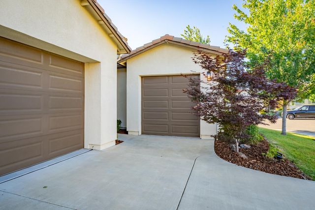 800 Lazy Creek Dr, Rocklin, CA 95765