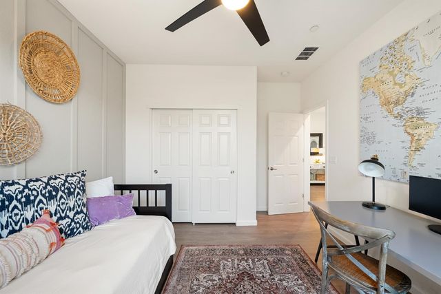 800 Lazy Creek Dr, Rocklin, CA 95765