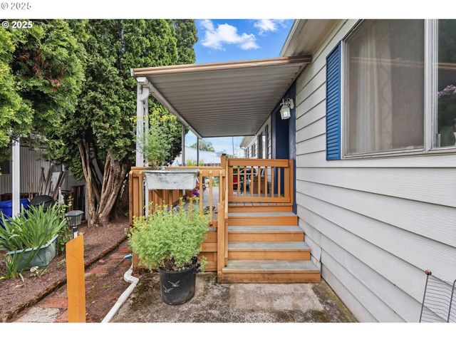 21100 Ne SANDY Blvd 52, Fairview, OR 97024