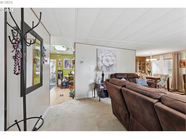 21100 Ne SANDY Blvd 52, Fairview, OR 97024