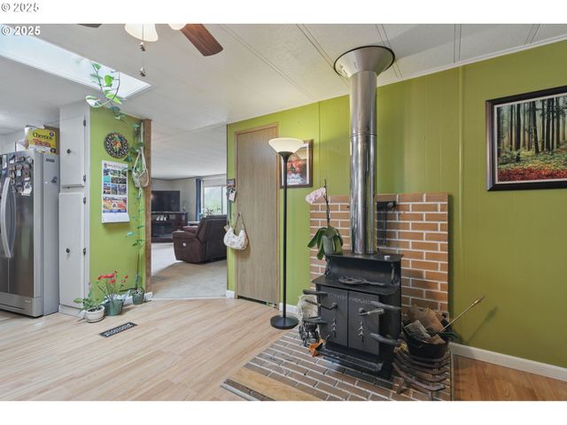 21100 Ne SANDY Blvd 52, Fairview, OR 97024