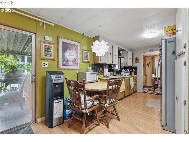 21100 Ne SANDY Blvd 52, Fairview, OR 97024