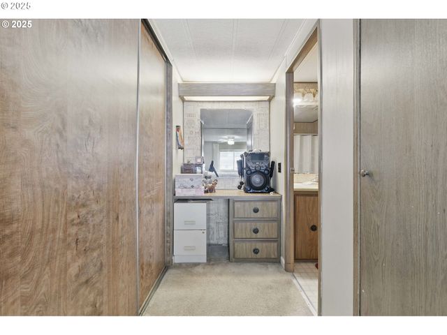 21100 Ne SANDY Blvd 52, Fairview, OR 97024