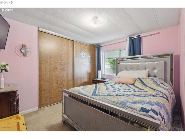 21100 Ne SANDY Blvd 52, Fairview, OR 97024