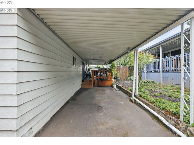 21100 Ne SANDY Blvd 52, Fairview, OR 97024