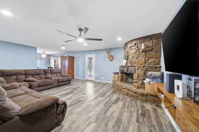 23805 E 103rd Place, Broken Arrow, OK 74014