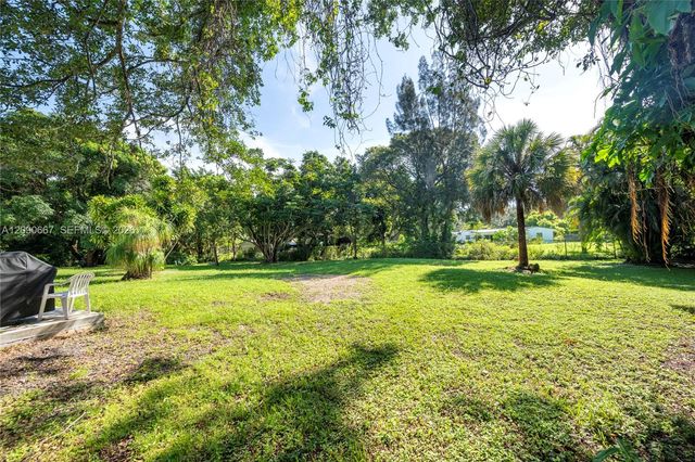 20 N Hibiscus Court, Plantation, FL 33317