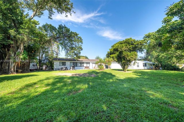 20 N Hibiscus Court, Plantation, FL 33317