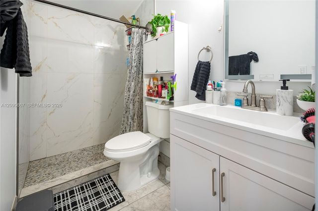 20 N Hibiscus Court, Plantation, FL 33317
