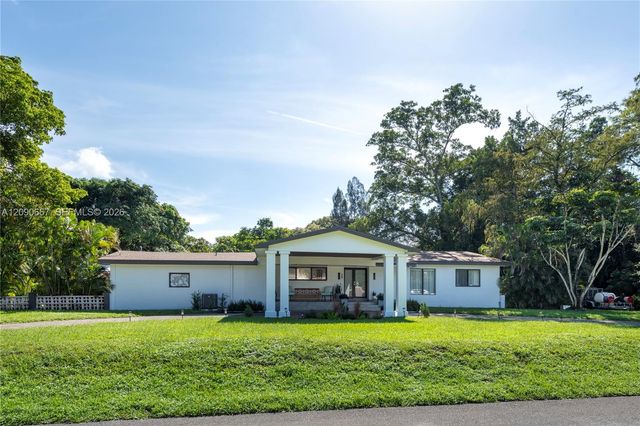 20 N Hibiscus Court, Plantation, FL 33317